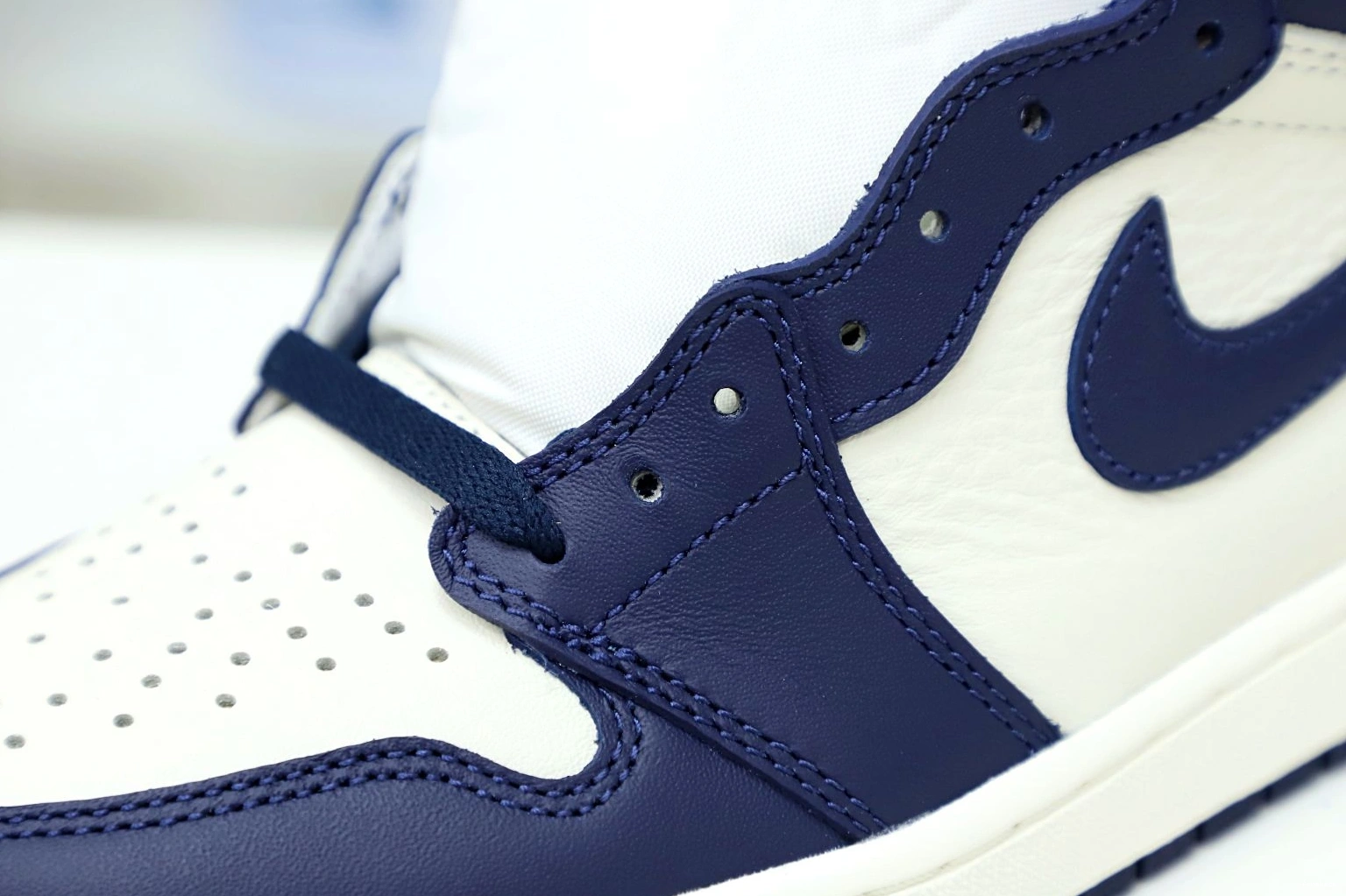 RETRO 1 HIGH 'OBSIDIAN' OG JORDAN AIR 1211